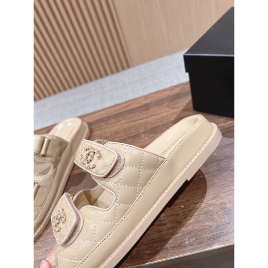 CHANEL Slippers