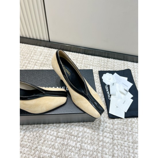 CHANEL Pumps and Slingbacks