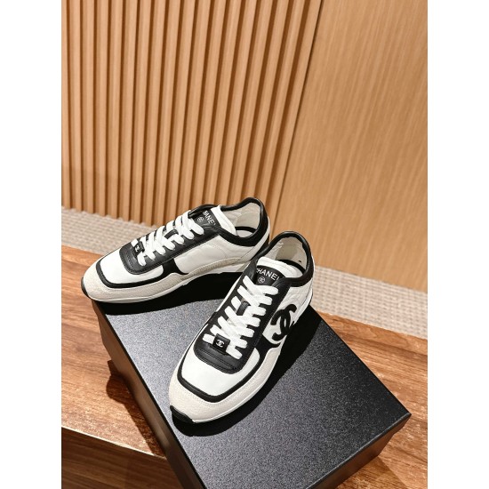 CHANEL Sneakers