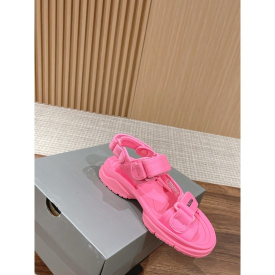  Balenciaga Slippers