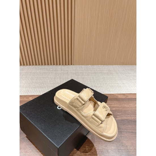 CHANEL Slippers