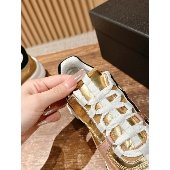 CHANEL Sneakers