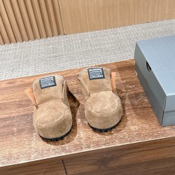  Balenciaga Slippers