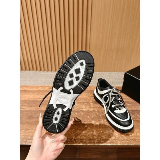 CHANEL Sneakers