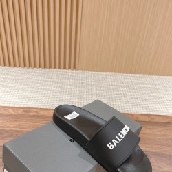  Balenciaga Slippers