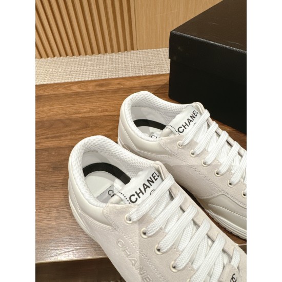 CHANEL Sneakers