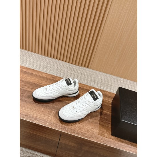CHANEL Sneakers
