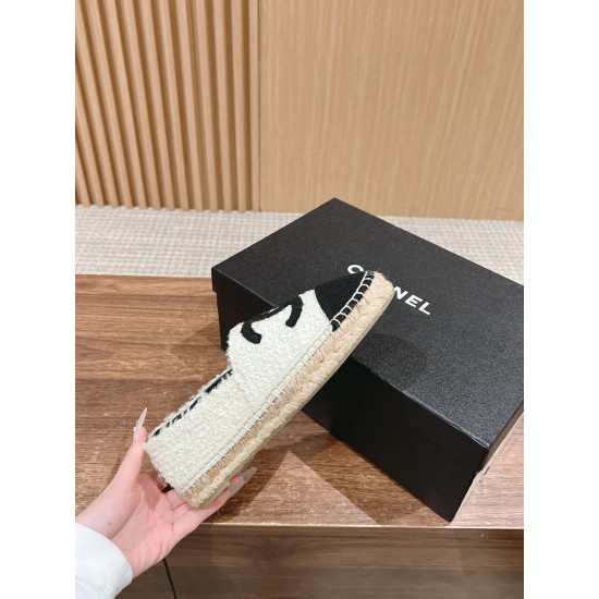 CHANEL Espadrilles