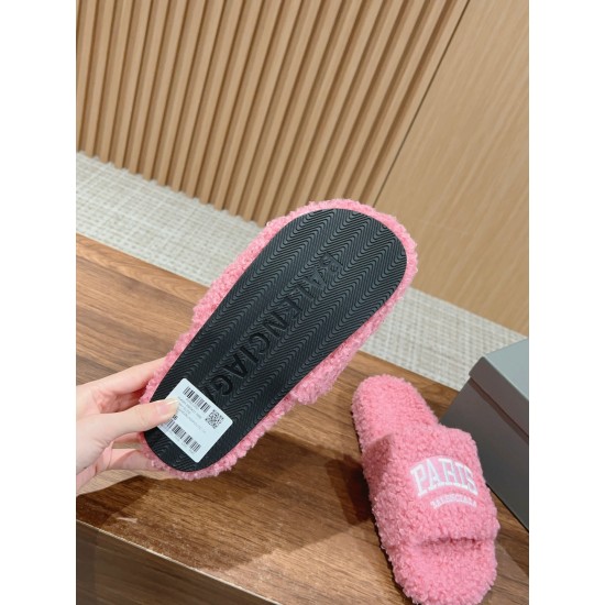  Balenciaga Slippers