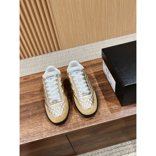 CHANEL Sneakers