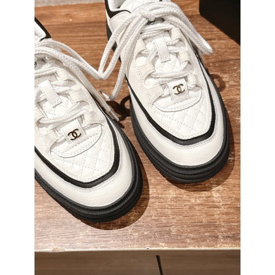 CHANEL Sneakers