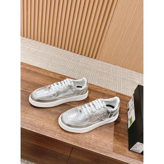 CHANEL Sneakers