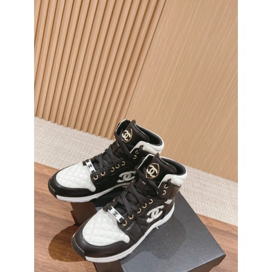 CHANEL Boots