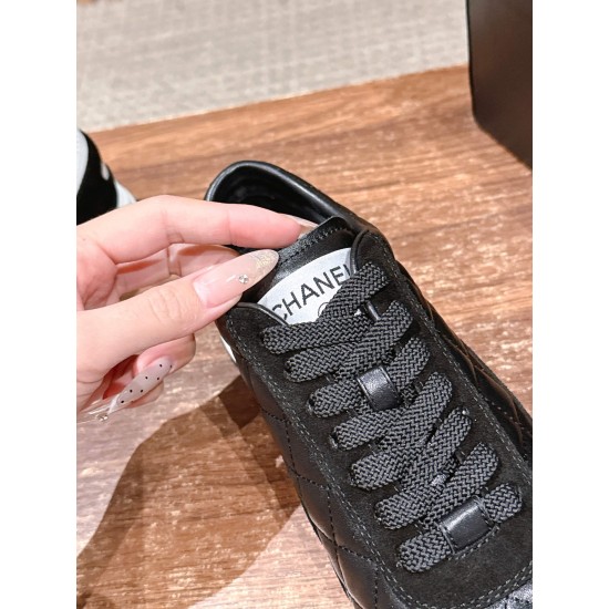 CHANEL Sneakers