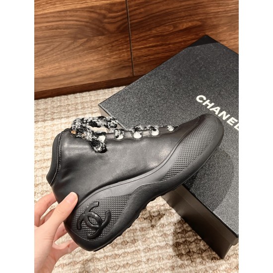 CHANEL Sneakers