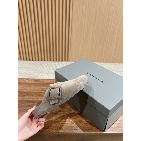  Balenciaga Slippers