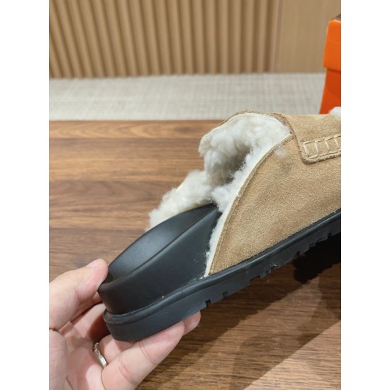 Hermes Iota mule
