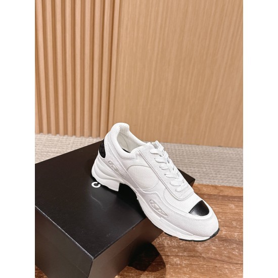 CHANEL Sneakers