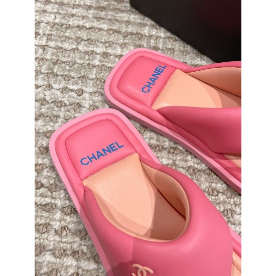 CHANEL Slippers