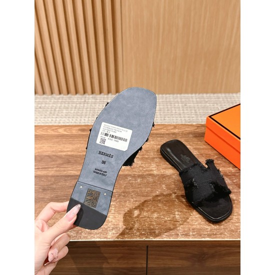 Hermes Slippers