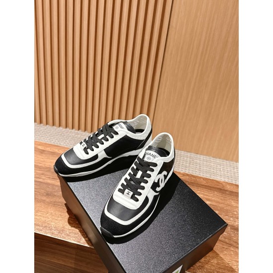 CHANEL Sneakers