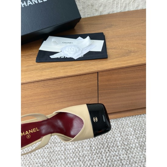 CHANEL Pumps and Slingbacks