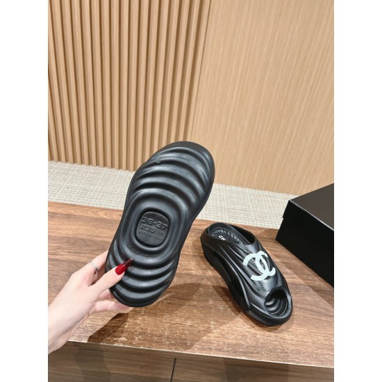 CHANEL Slippers