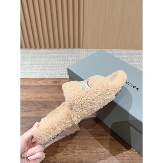  Balenciaga Slippers