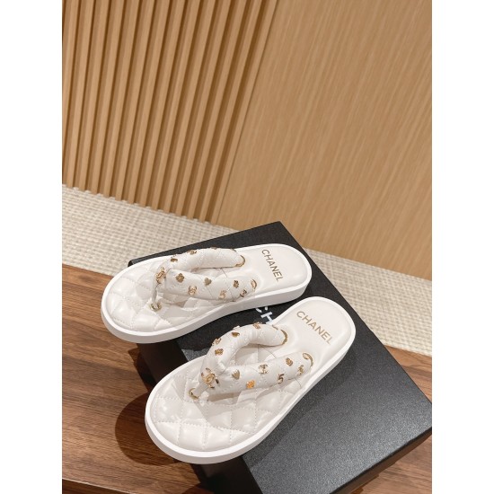 CHANEL Slippers
