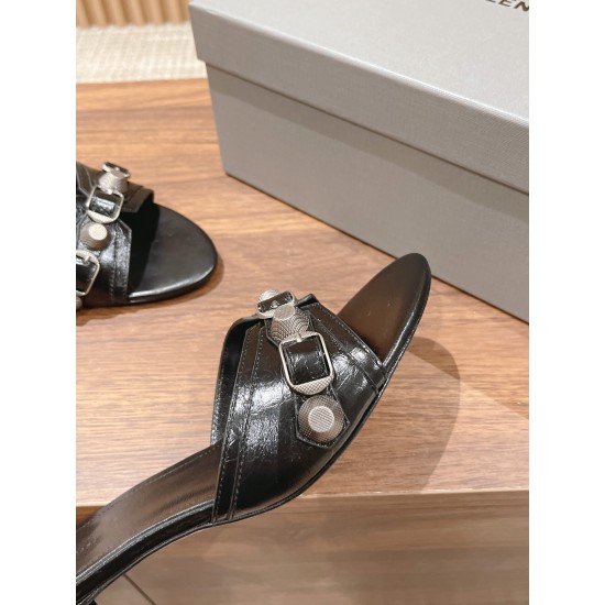  Balenciaga Slippers