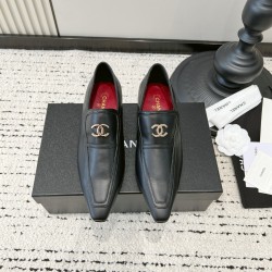 CHANEL Pumps and Slingbacks