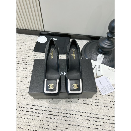 CHANEL Pumps and Slingbacks