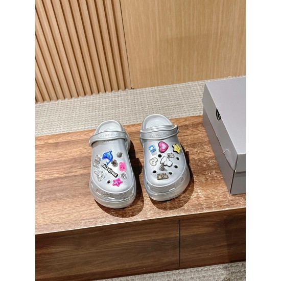  Balenciaga Slippers