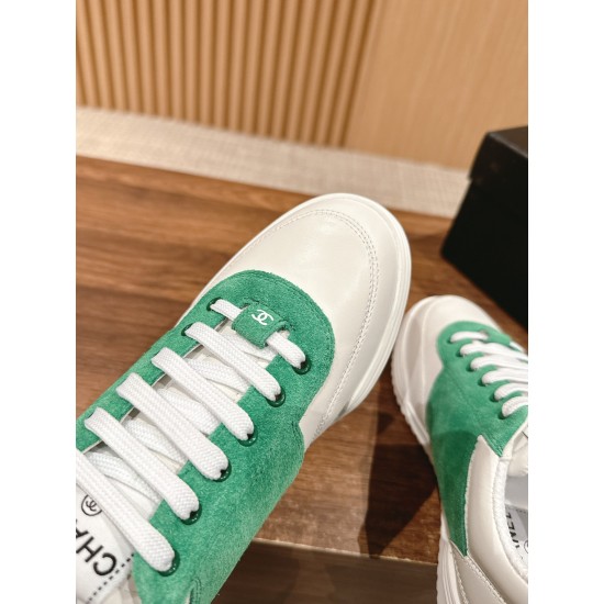 CHANEL Sneakers