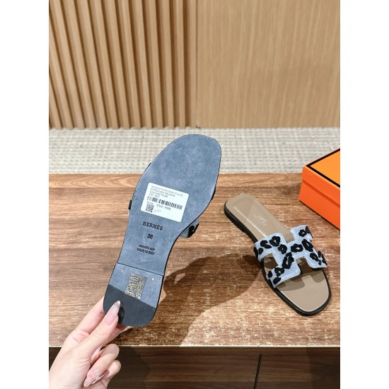 Hermes Slippers
