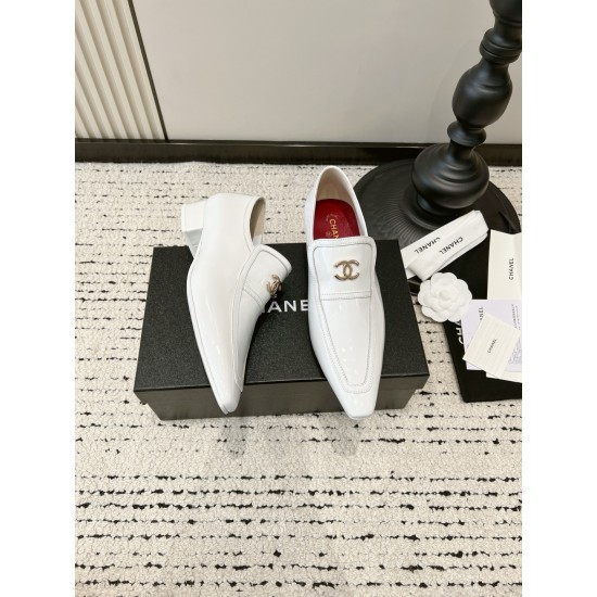 CHANEL Pumps and Slingbacks