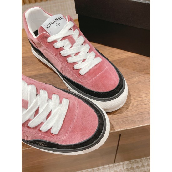 CHANEL Sneakers