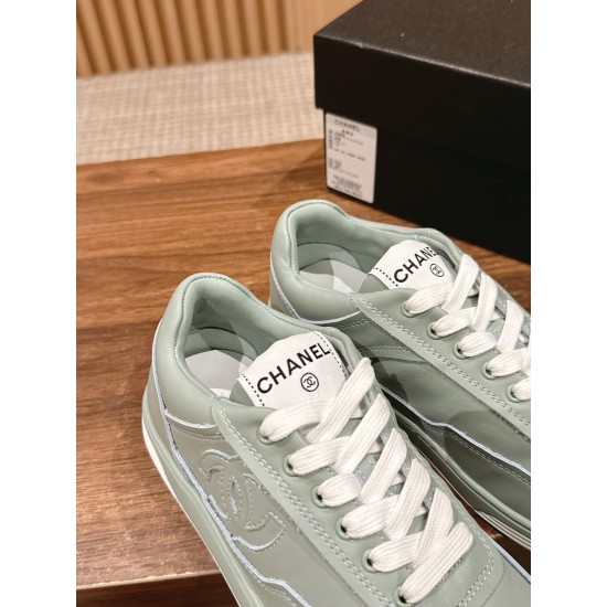 CHANEL Sneakers