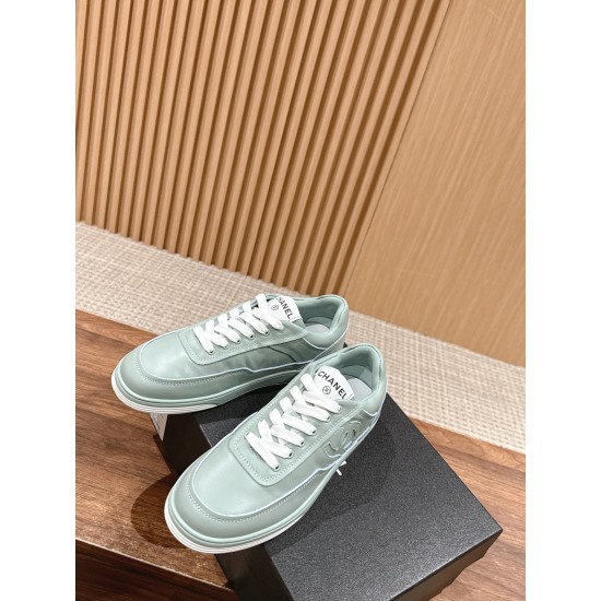 CHANEL Sneakers