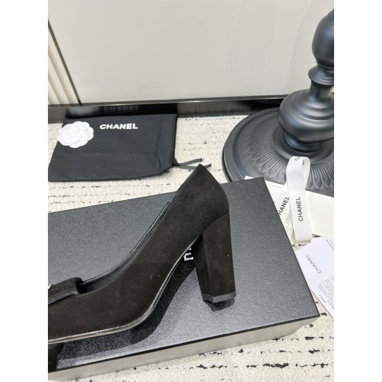 CHANEL Pumps and Slingbacks