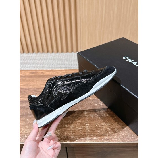 CHANEL Sneakers