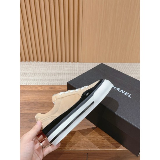CHANEL Sneakers
