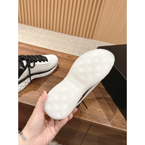 CHANEL Sneakers