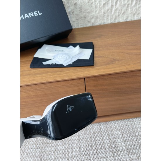 CHANEL Pumps and Slingbacks