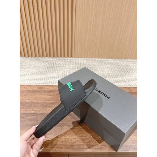  Balenciaga Slippers