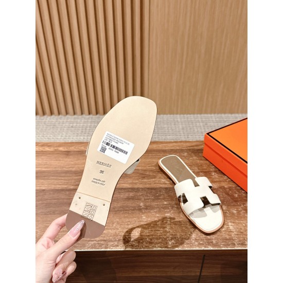 Hermes Slippers