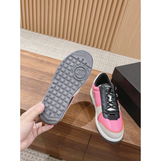 CHANEL Sneakers