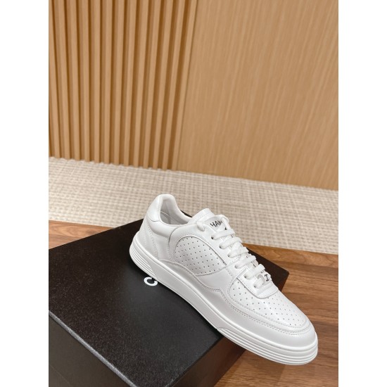CHANEL Sneakers