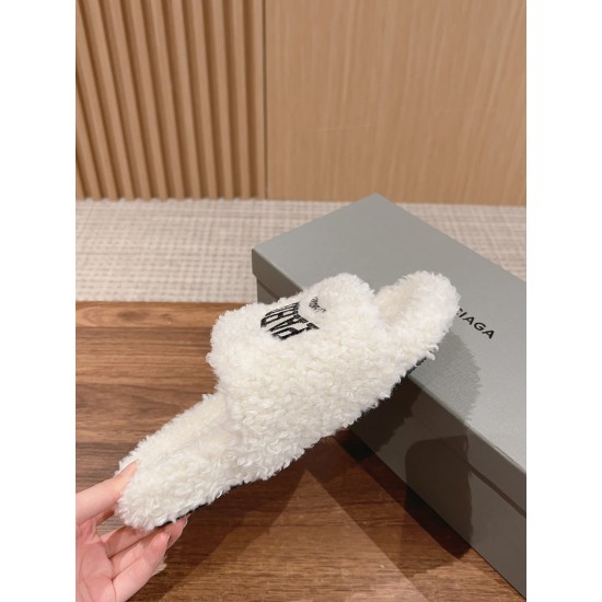  Balenciaga Slippers