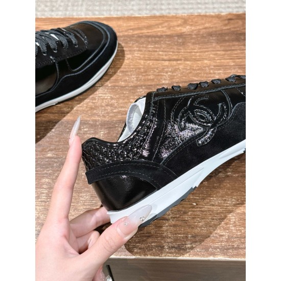 CHANEL Sneakers